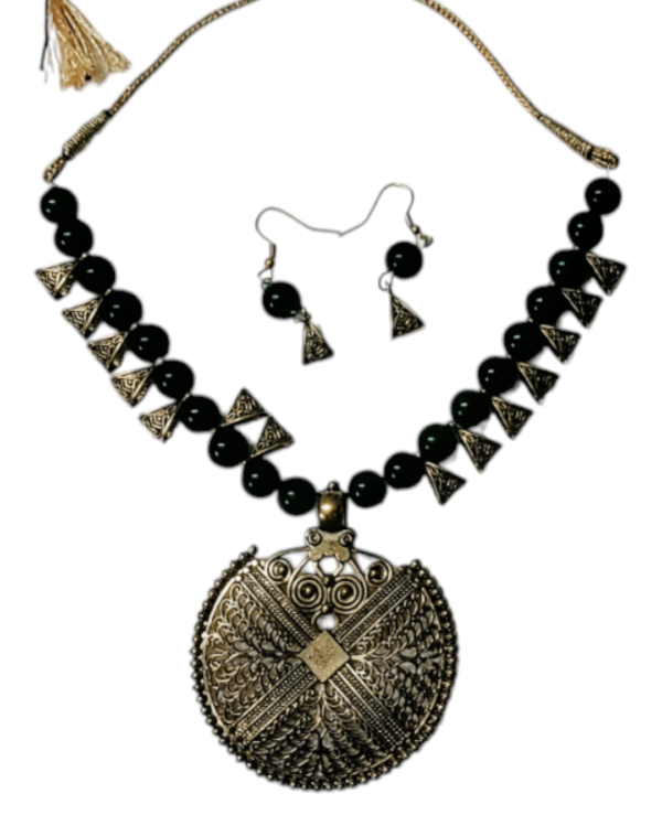 AREMBI-Temple Choker Necklace Set for Women, Traditional Round Pendant imitation Jewellery Set, Wedding Festive Design